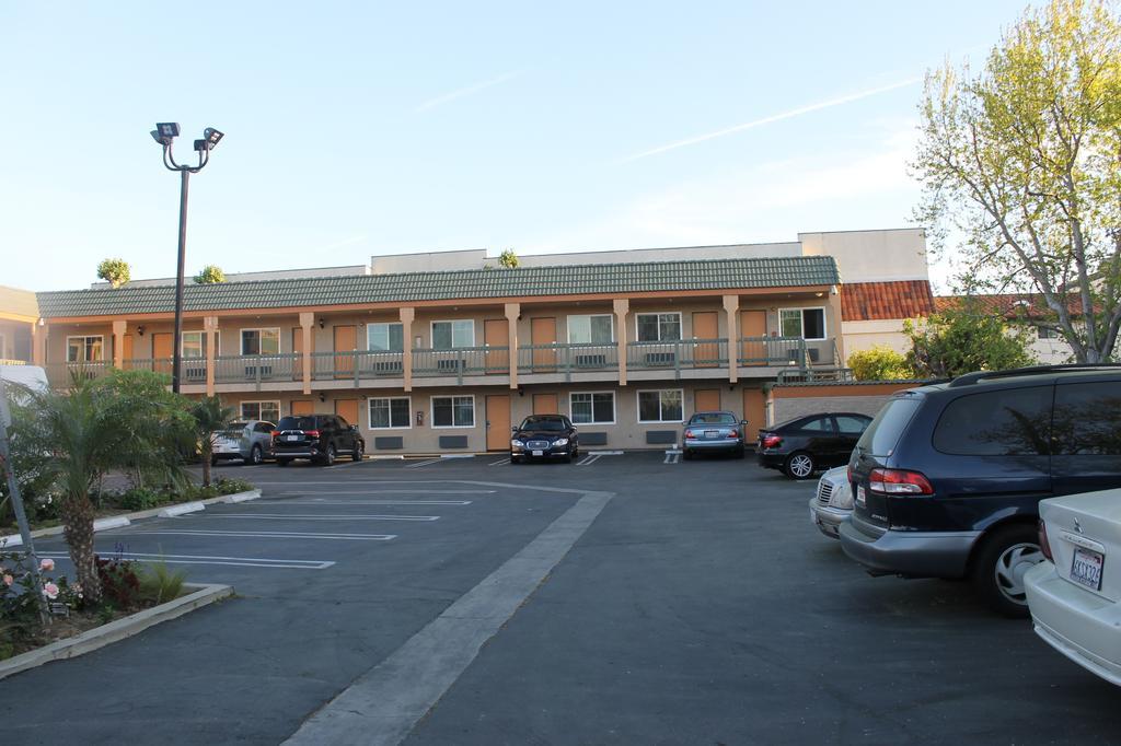 El Rancho Inn Hawthorne Buitenkant foto
